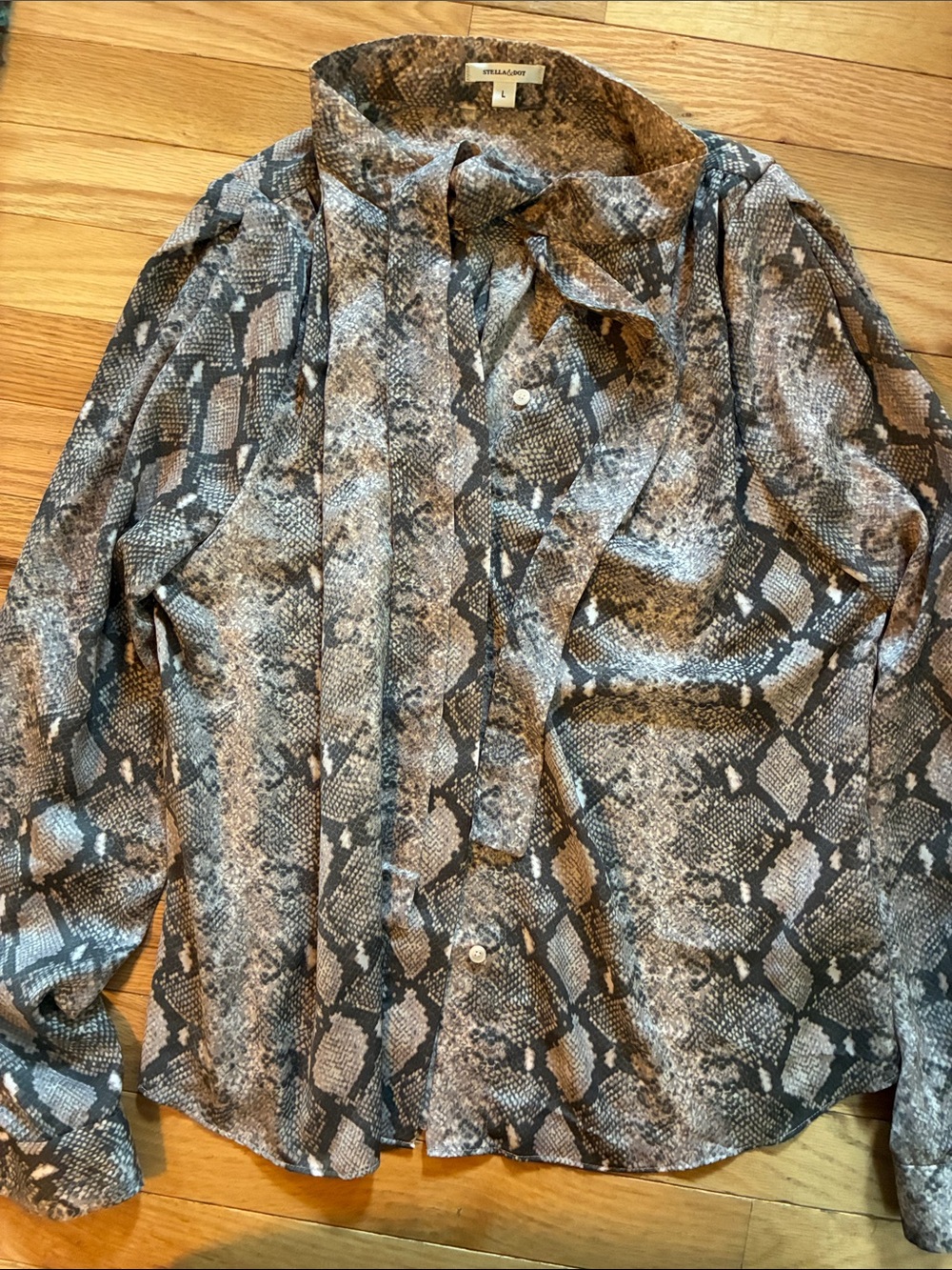 Stella & Dot Pinkish Tan and Gray Boss Lady Snake-Print Tie-Neck Blouse L